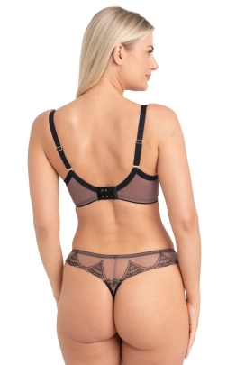 Samanta Pepper  C300 tattoo  stringi